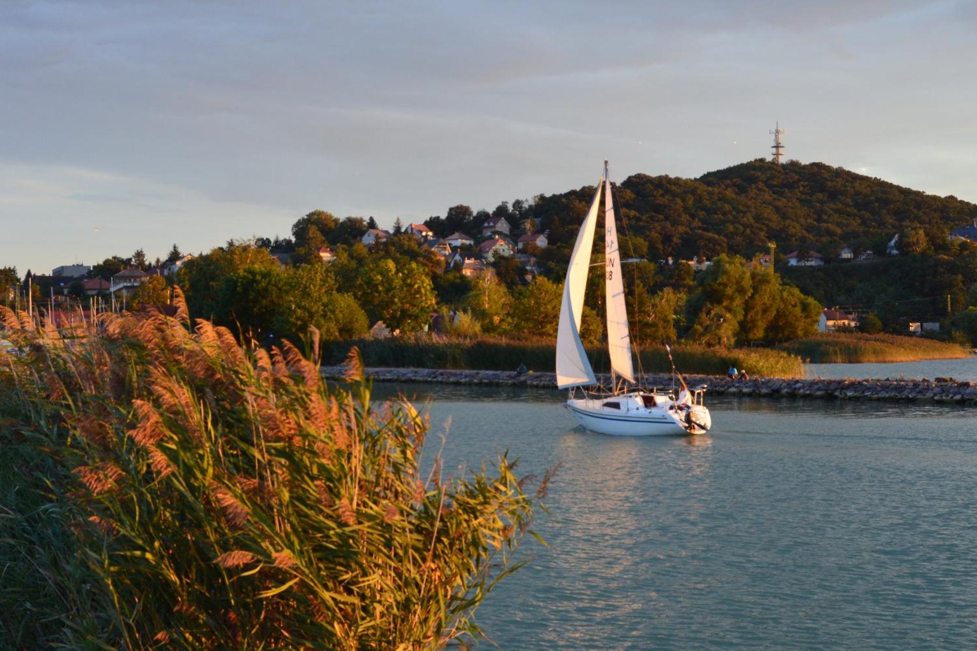 Hotel Balaton Fonyód Екстериор снимка