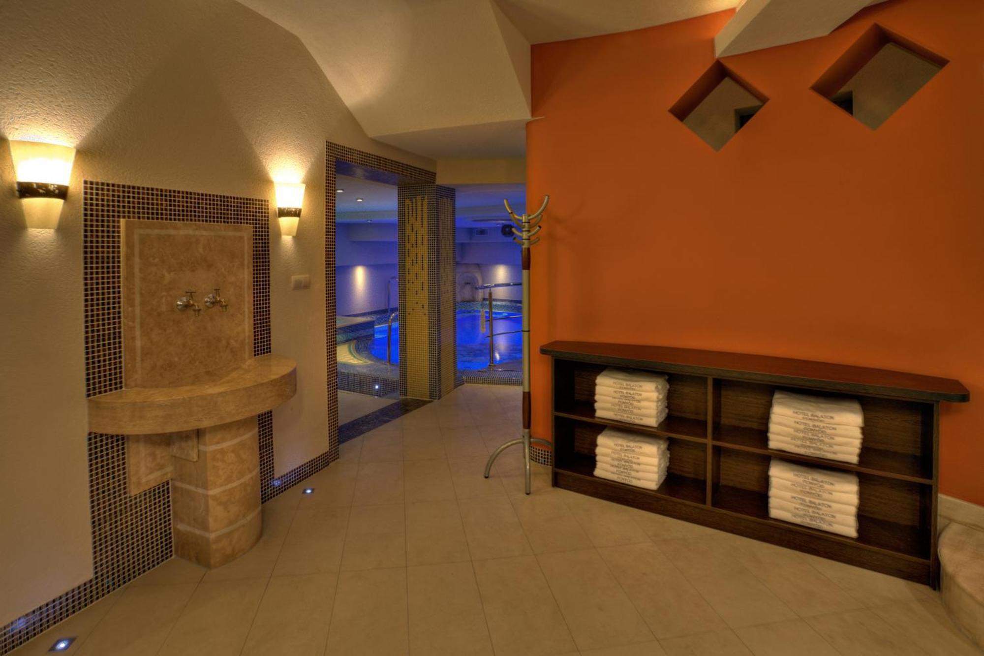 Hotel Balaton Fonyód Екстериор снимка